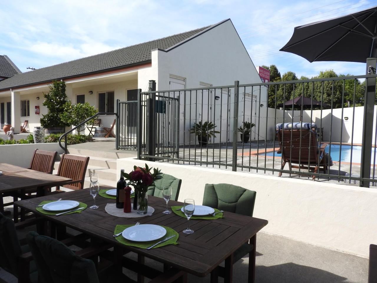 Wine Country Motel Havelock North Exterior foto